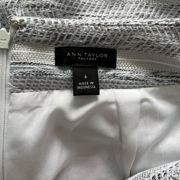 Size 6 Ann Taylor skirt - Picture 4 of 4